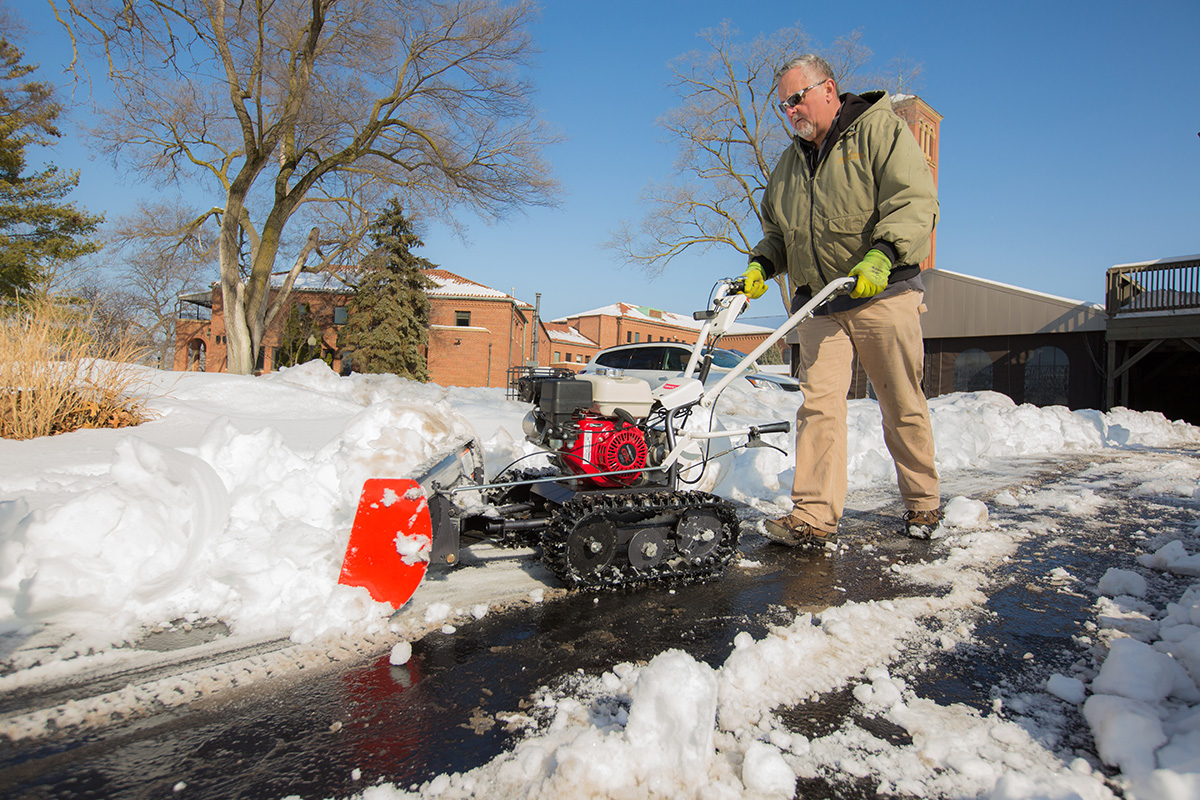 Snow-Removal-Equipment-Wet-Snow-1